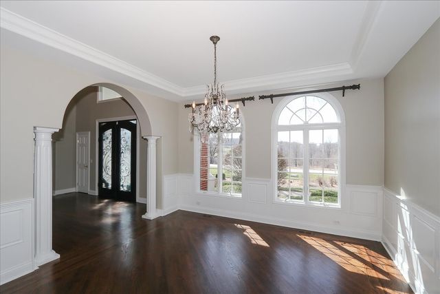 5N523 E Lakeview Circle, St. Charles, IL 60175