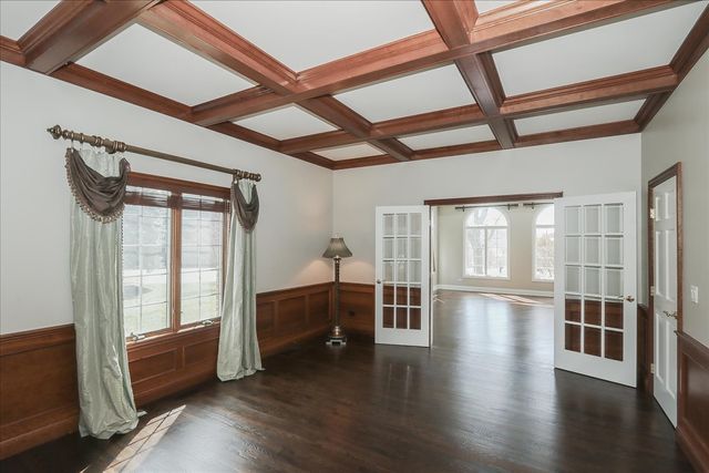 5N523 E Lakeview Circle, St. Charles, IL 60175