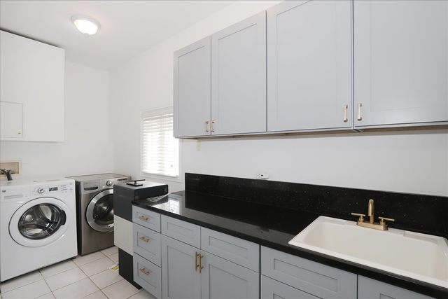 5N523 E Lakeview Circle, St. Charles, IL 60175