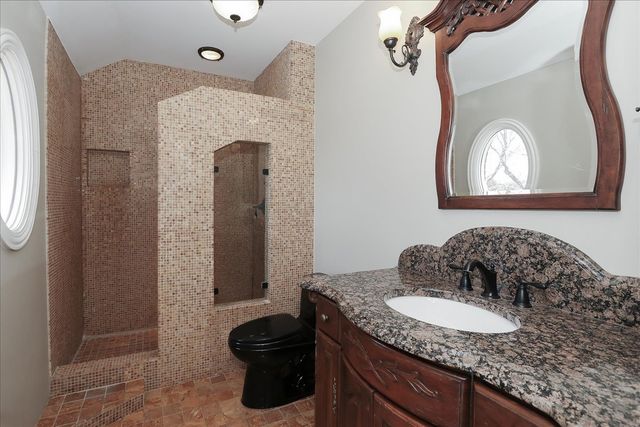 5N523 E Lakeview Circle, St. Charles, IL 60175