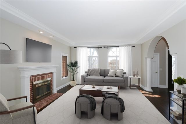 5N523 E Lakeview Circle, St. Charles, IL 60175