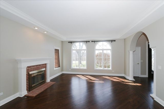 5N523 E Lakeview Circle, St. Charles, IL 60175