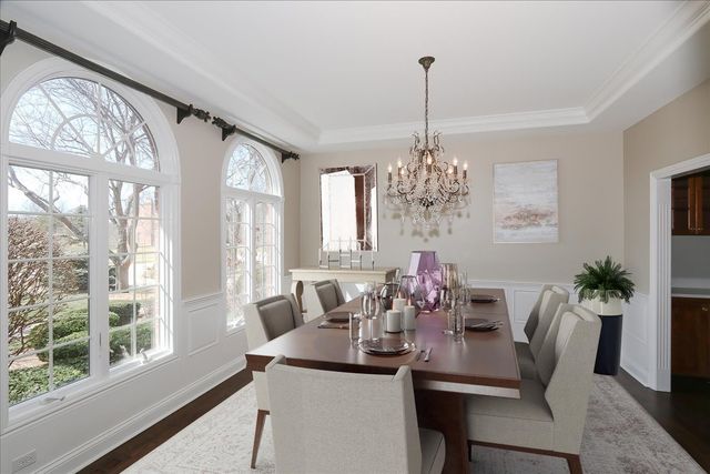 5N523 E Lakeview Circle, St. Charles, IL 60175