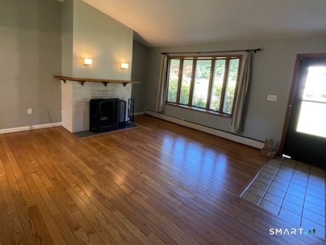 21 McDermott Circle, Hamden, CT 06518