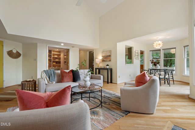104 Homewood Drive, Chapel Hill, NC 27514