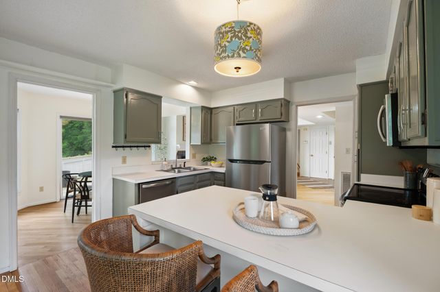 104 Homewood Drive, Chapel Hill, NC 27514