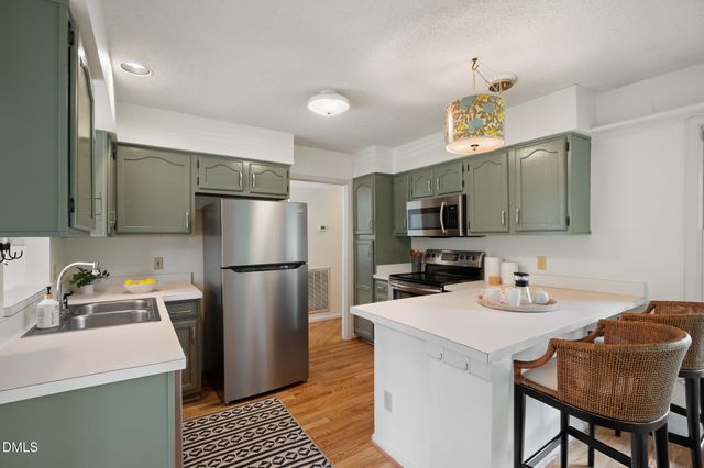 104 Homewood Drive, Chapel Hill, NC 27514