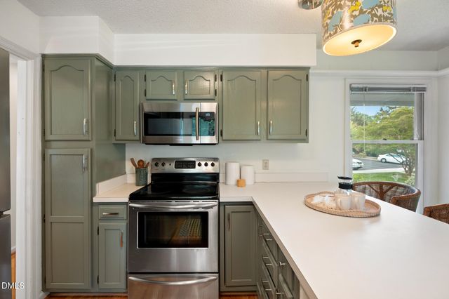 104 Homewood Drive, Chapel Hill, NC 27514