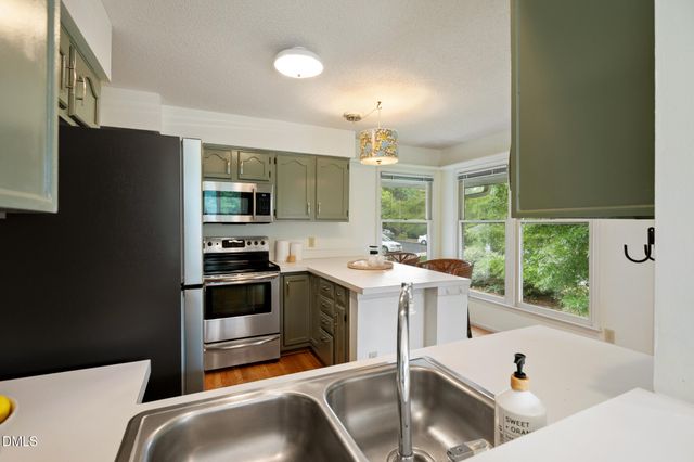 104 Homewood Drive, Chapel Hill, NC 27514