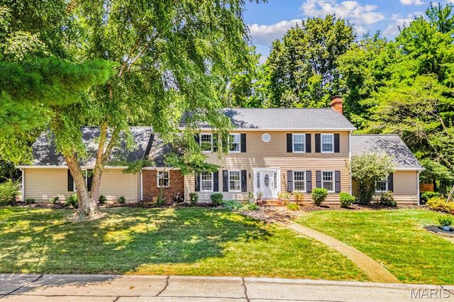 112 Lake Lorraine Drive, Swansea, IL 62226