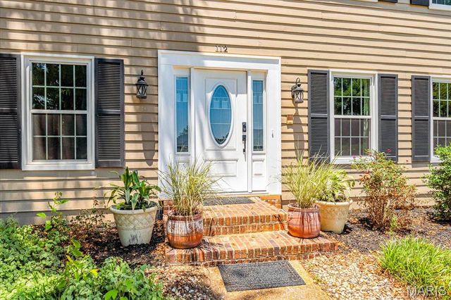 112 Lake Lorraine Drive, Swansea, IL 62226