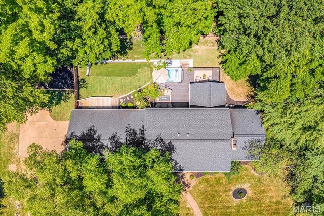 112 Lake Lorraine Drive, Swansea, IL 62226