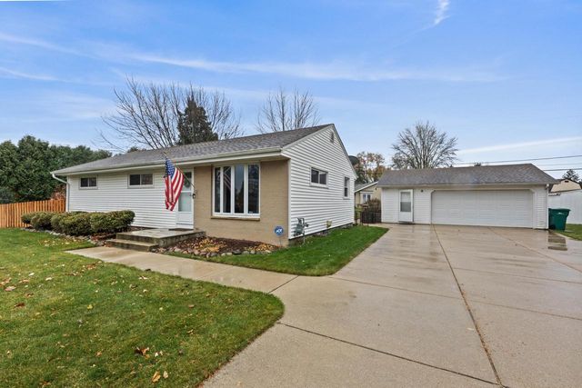 N54W14225 Van Buren DRIVE, Menomonee Falls, WI 53051