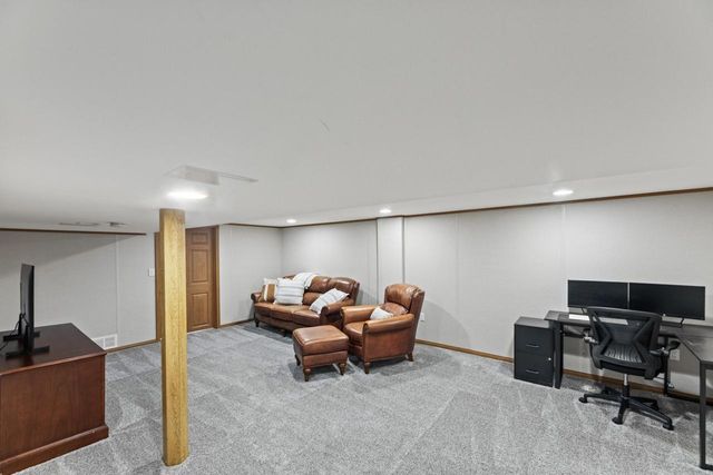 N54W14225 Van Buren DRIVE, Menomonee Falls, WI 53051