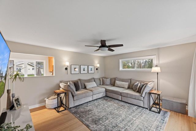 N54W14225 Van Buren DRIVE, Menomonee Falls, WI 53051