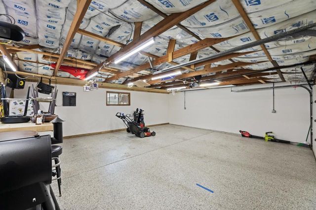 N54W14225 Van Buren DRIVE, Menomonee Falls, WI 53051