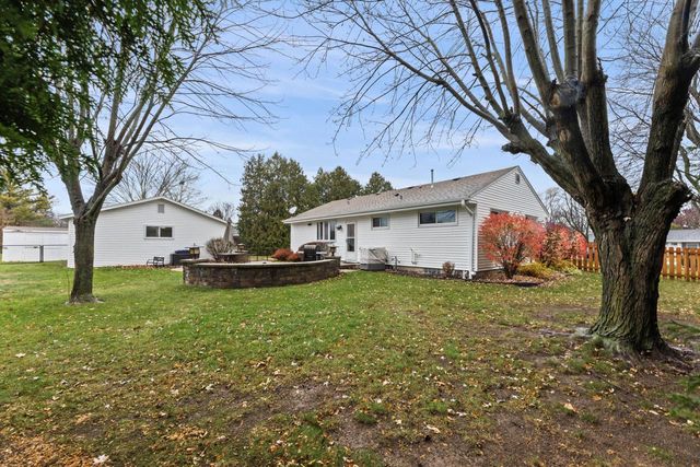 N54W14225 Van Buren DRIVE, Menomonee Falls, WI 53051