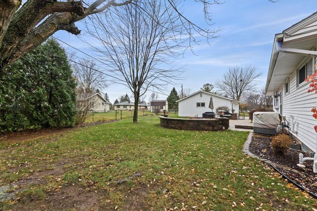 N54W14225 Van Buren DRIVE, Menomonee Falls, WI 53051