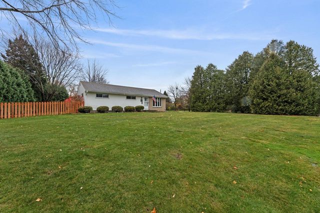 N54W14225 Van Buren DRIVE, Menomonee Falls, WI 53051