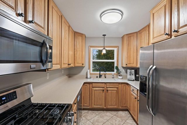 N54W14225 Van Buren DRIVE, Menomonee Falls, WI 53051