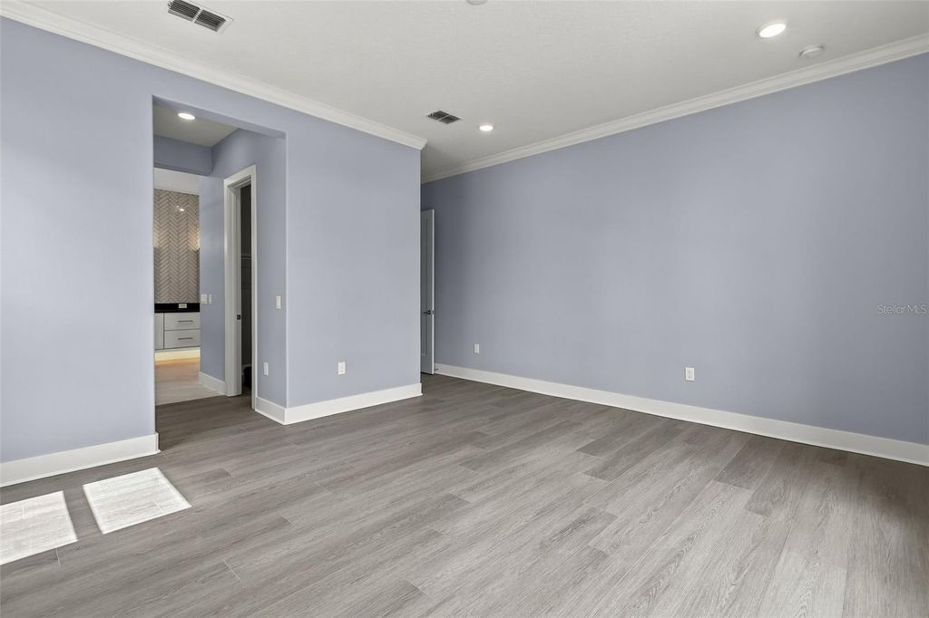 Image 33 of property listing at 10061 GOBAT ALLEY, Orlando, FL 32827