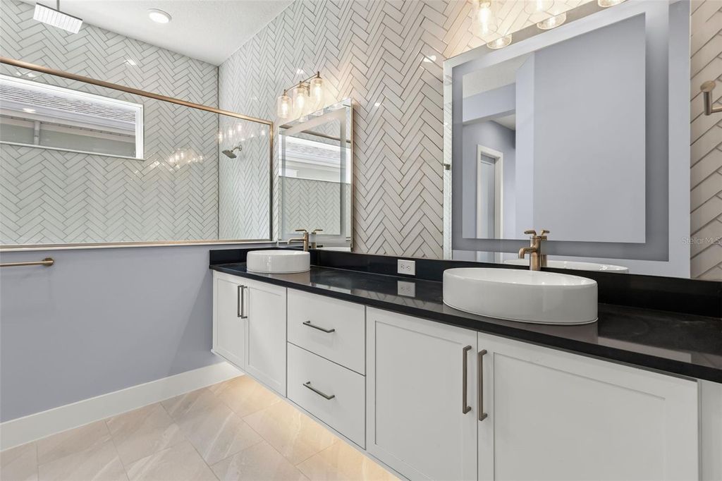 Image 36 of property listing at 10061 GOBAT ALLEY, Orlando, FL 32827