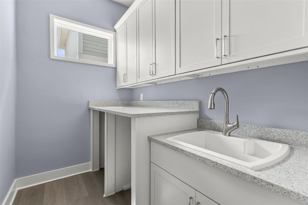 Image 40 of property listing at 10061 GOBAT ALLEY, Orlando, FL 32827