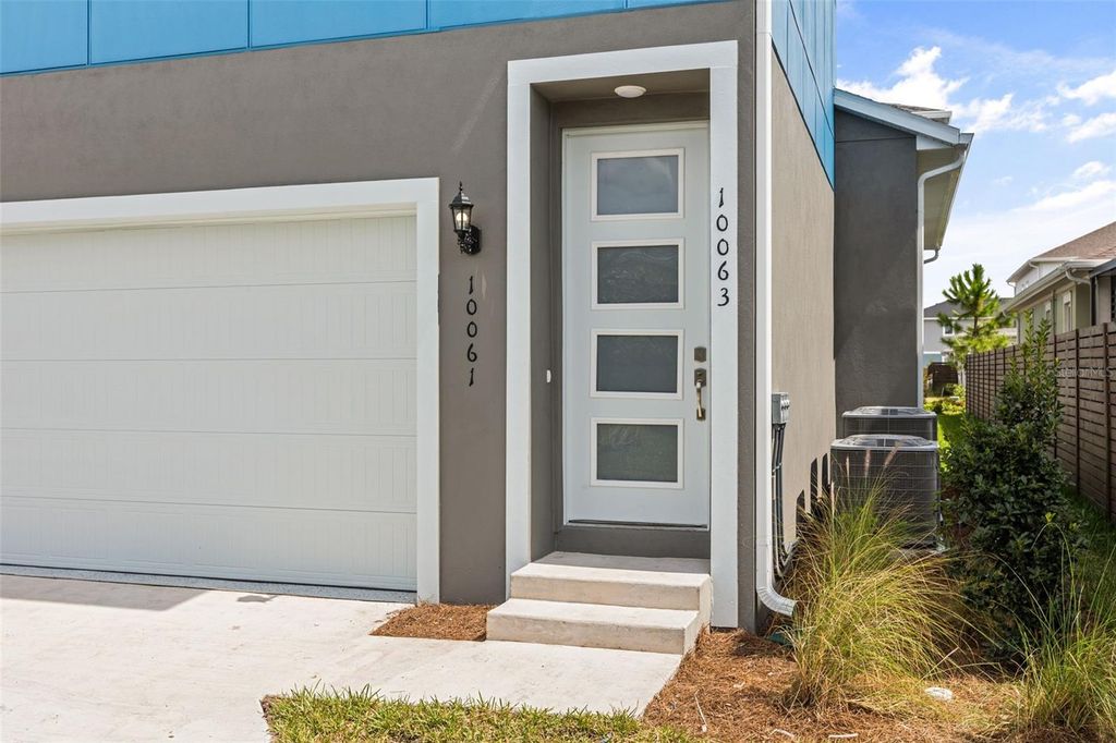 Image 62 of property listing at 10061 GOBAT ALLEY, Orlando, FL 32827
