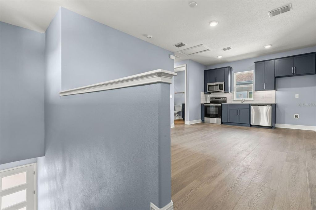 Image 65 of property listing at 10061 GOBAT ALLEY, Orlando, FL 32827