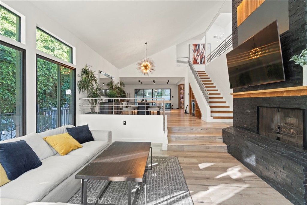 2650 Lisco Place, Los Angeles, CA 90046 — photo 2