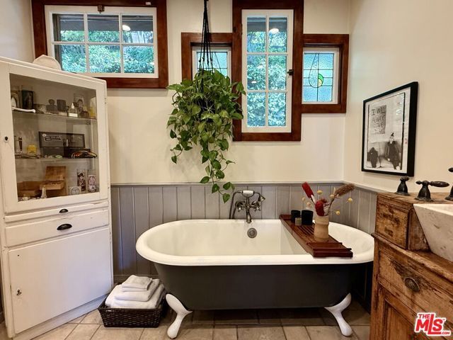 2566 Verbena Drive, Los Angeles, CA 90068