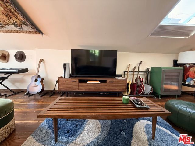 2566 Verbena Drive, Los Angeles, CA 90068