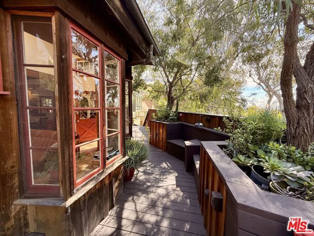 2566 Verbena Drive, Los Angeles, CA 90068