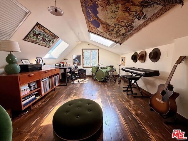 2566 Verbena Drive, Los Angeles, CA 90068