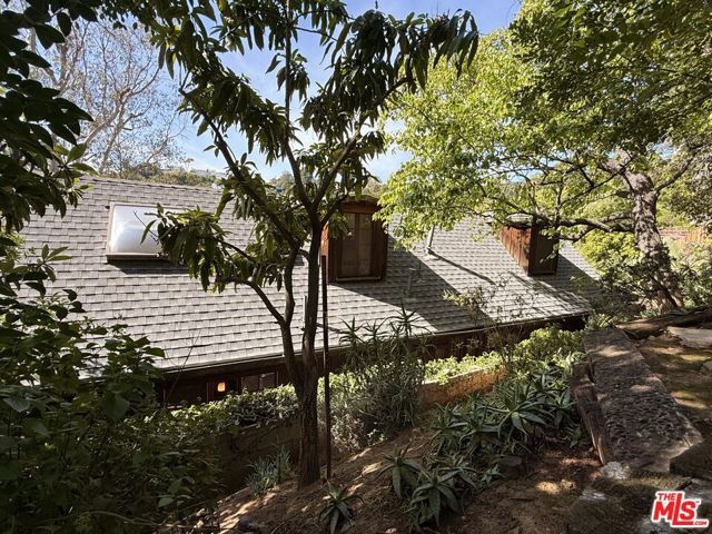 2566 Verbena Drive, Los Angeles, CA 90068