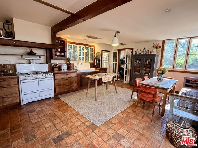 2566 Verbena Drive, Los Angeles, CA 90068