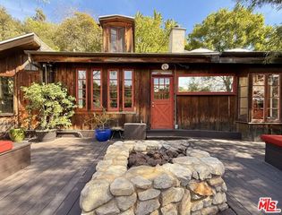 2566 Verbena Drive, Los Angeles, CA 90068