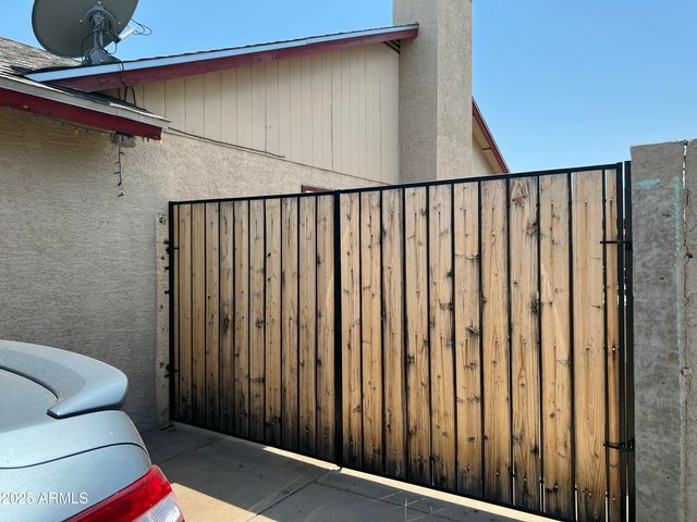 8007 W TUCKEY Lane, Glendale, AZ 85303