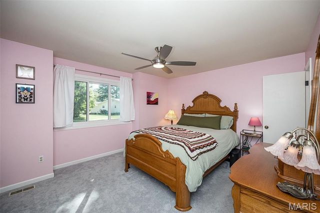 21 San Carlos Drive, St Charles, MO 63303