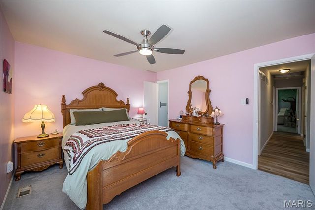 21 San Carlos Drive, St Charles, MO 63303