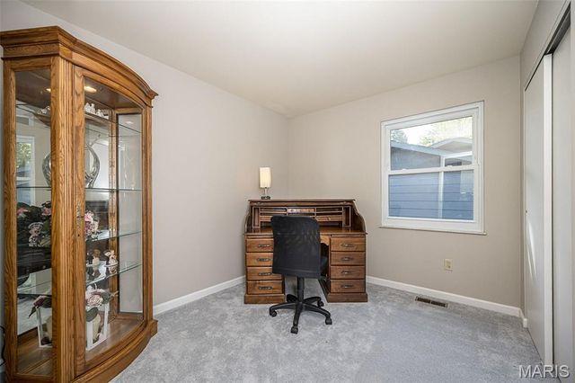 21 San Carlos Drive, St Charles, MO 63303