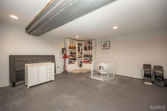 21 San Carlos Drive, St Charles, MO 63303