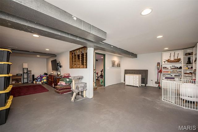 21 San Carlos Drive, St Charles, MO 63303