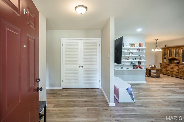 21 San Carlos Drive, St Charles, MO 63303