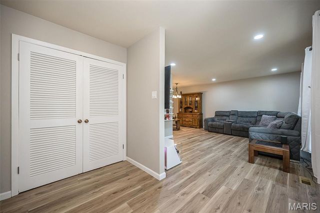21 San Carlos Drive, St Charles, MO 63303
