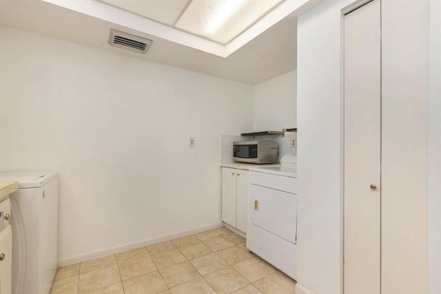 2000 Presidential Way 206, West Palm Beach, FL 33401