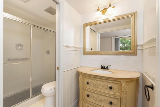 2000 Presidential Way 206, West Palm Beach, FL 33401
