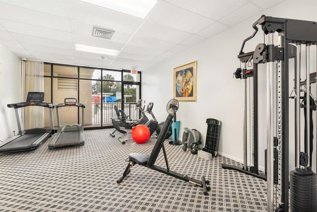2000 Presidential Way 206, West Palm Beach, FL 33401