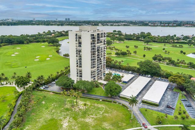 2000 Presidential Way 206, West Palm Beach, FL 33401
