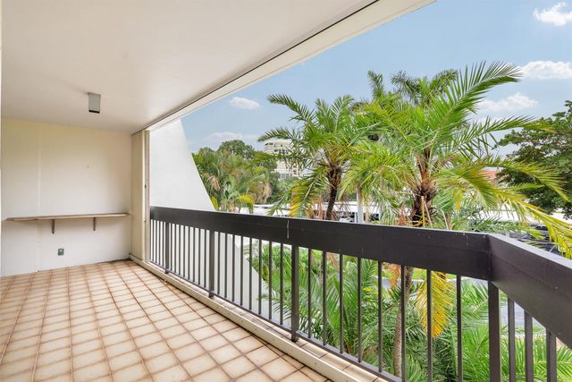 2000 Presidential Way 206, West Palm Beach, FL 33401